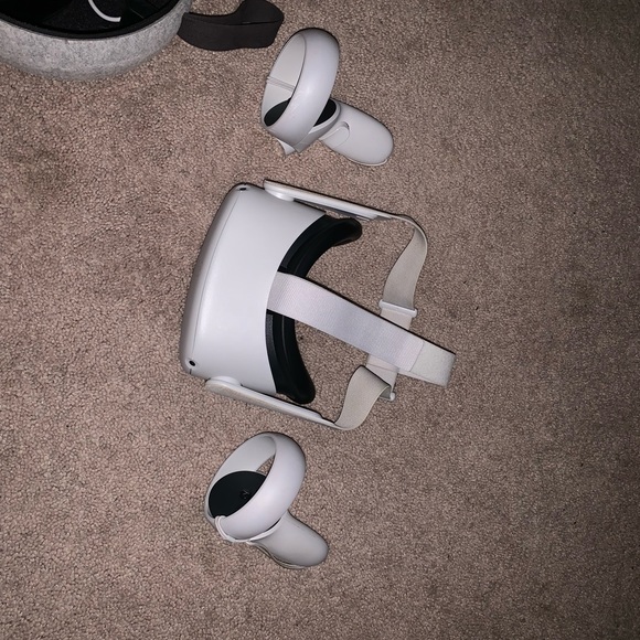 Oculus quest 2- 128GB - Picture 2 of 5